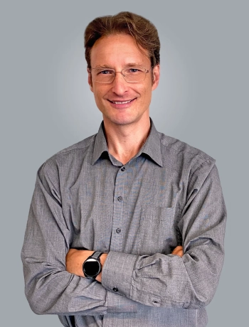 Portrait photo of Roland Wetzl